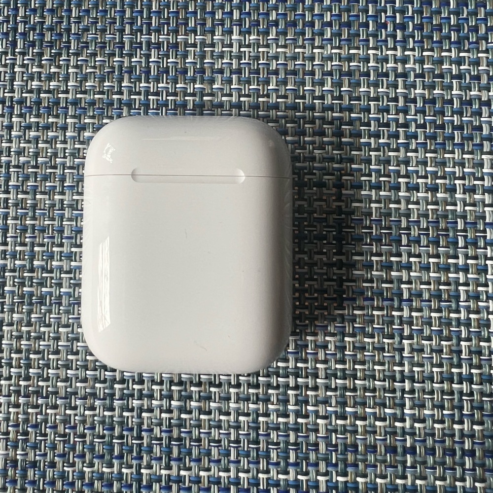 Apple AirPod Charging Case